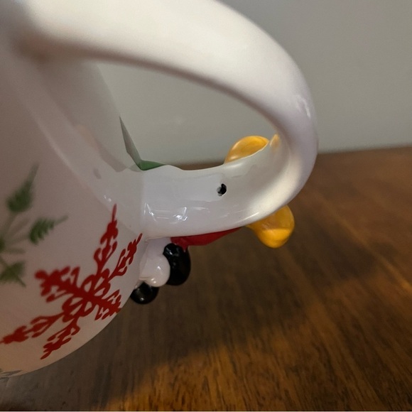 Mickey Mouse Christmas mug with figurine on the handle. - Picture 8 of 8